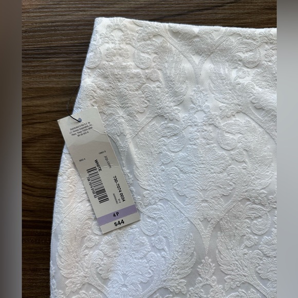 White Floral Skirt - Picture 2 of 3